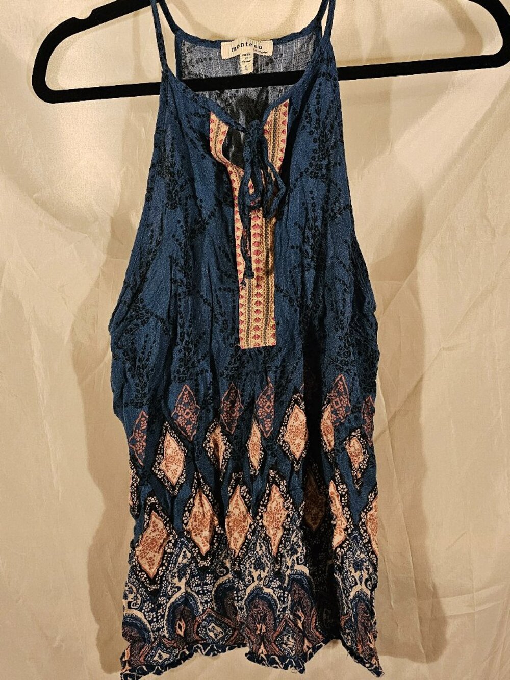 Monteau textured racer back tank top. Size L. Like new.